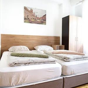 Affittacamere Nova Guesthouse - Private En-Suite Rooms I Sofia Center I Self Check-In, Sofia